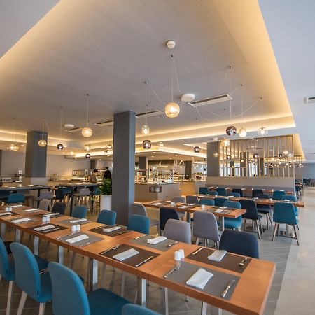 מדולין Arena Hotel Holiday מראה חיצוני תמונה