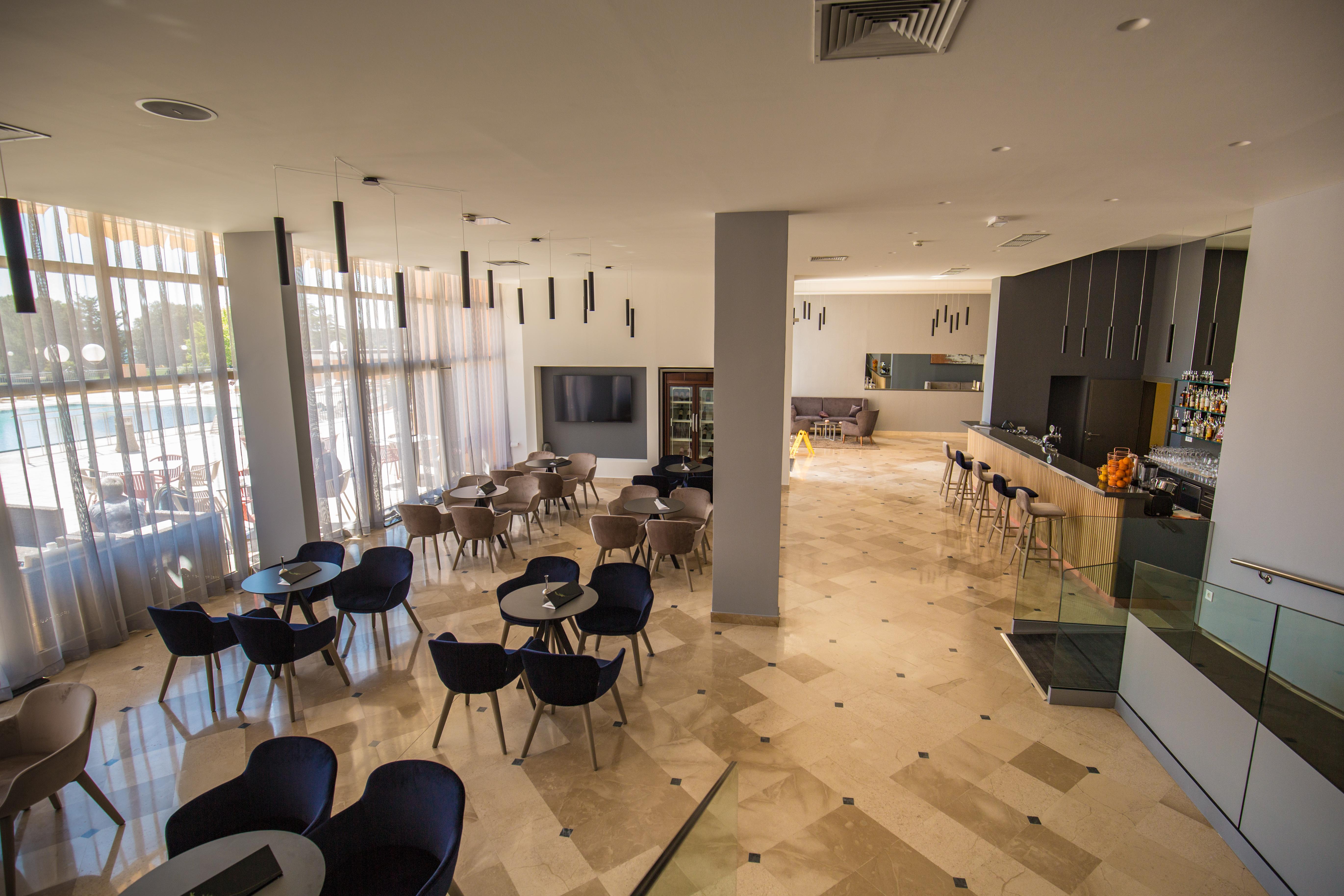 מדולין Arena Hotel Holiday מראה חיצוני תמונה