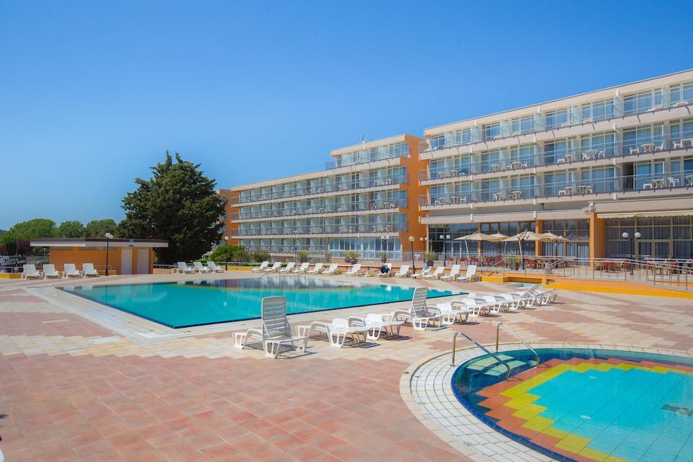 מדולין Arena Hotel Holiday מראה חיצוני תמונה