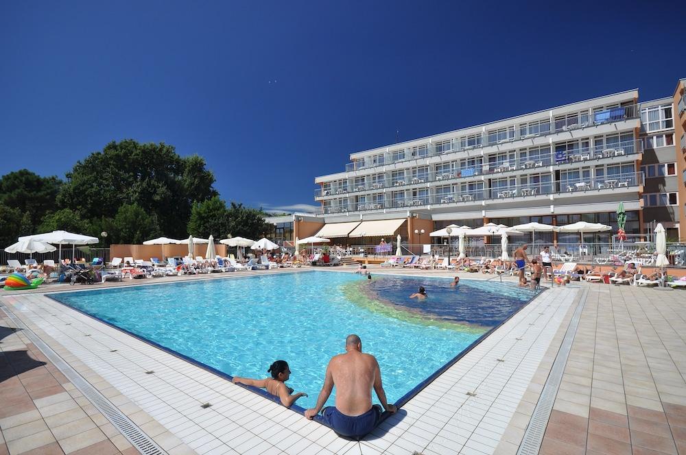 מדולין Arena Hotel Holiday מראה חיצוני תמונה