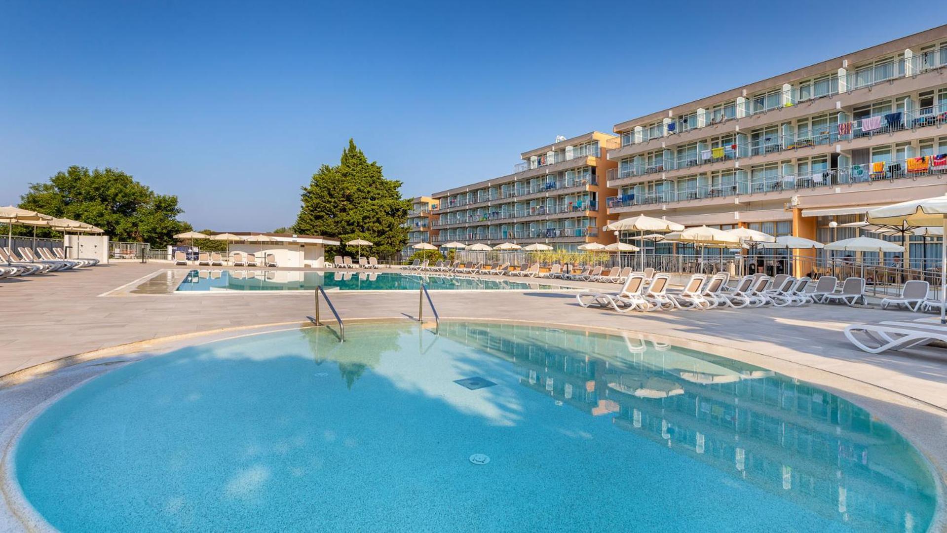 מדולין Arena Hotel Holiday מראה חיצוני תמונה