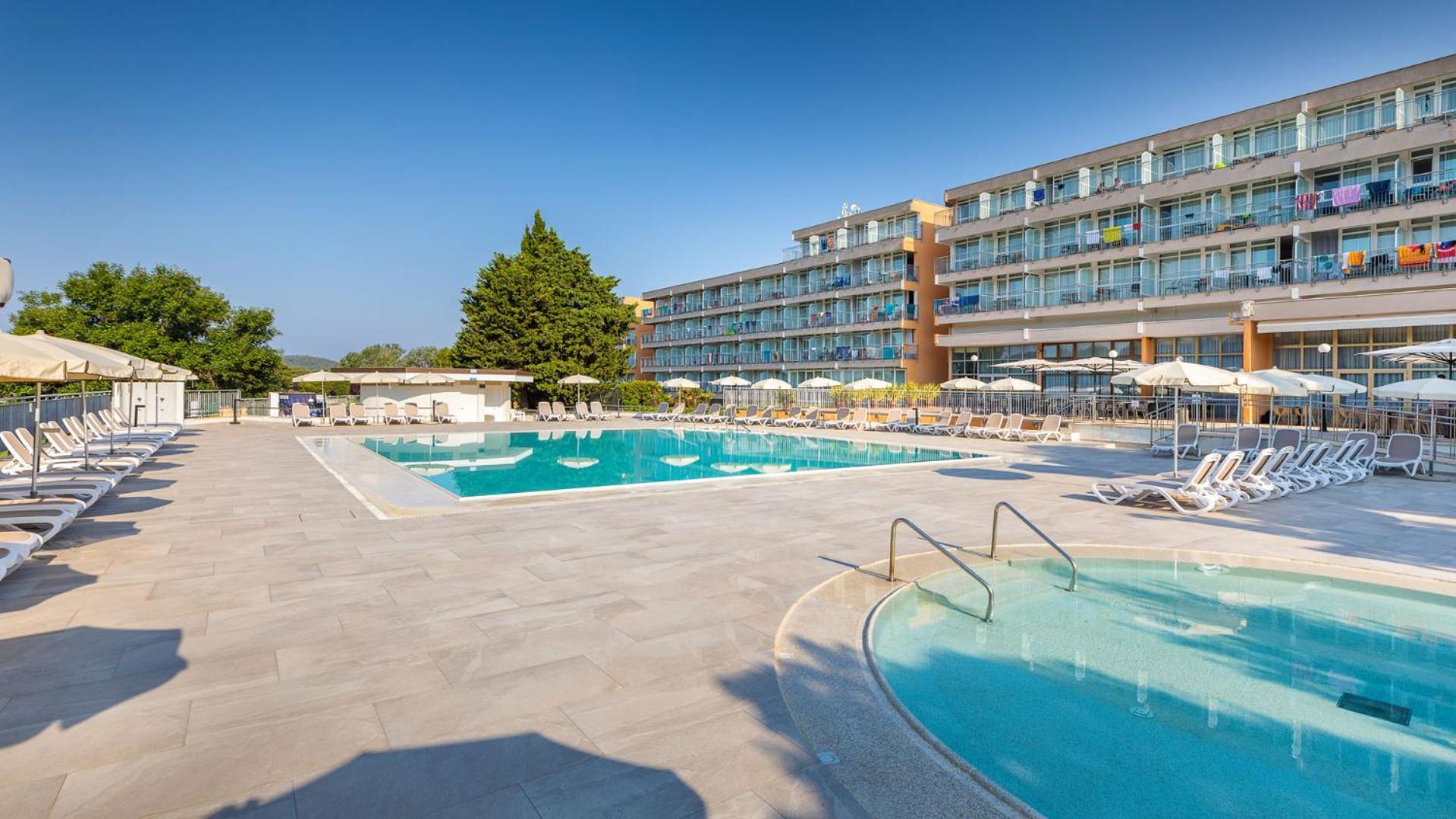 מדולין Arena Hotel Holiday מראה חיצוני תמונה