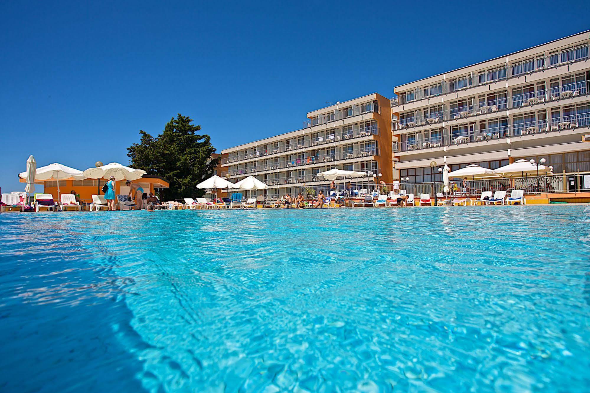 מדולין Arena Hotel Holiday מראה חיצוני תמונה